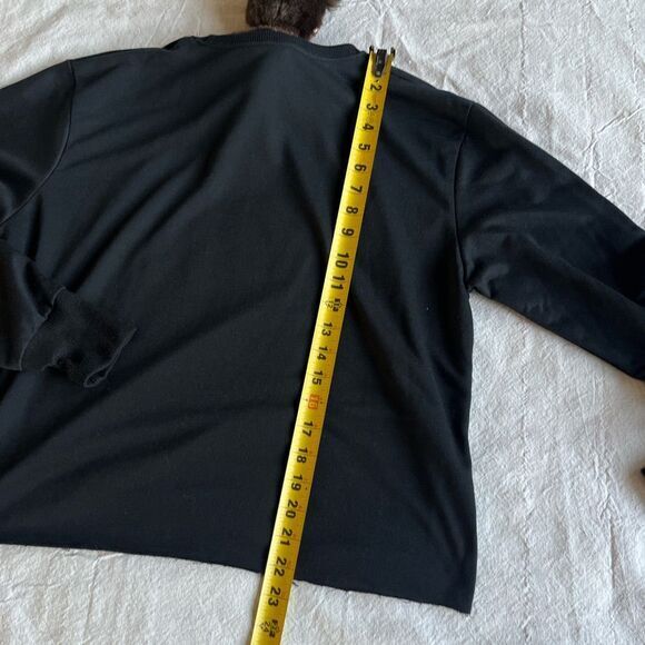 Cropped Black‎ Hand cuff long sleeve shirt - Picture 4 of 4